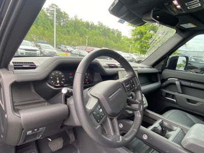 2025 Land Rover Defender 130 Outbound