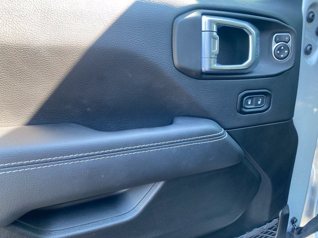 2023 Jeep Wrangler Sahara 4xe - HARD TOP - CLEAN CARFAX