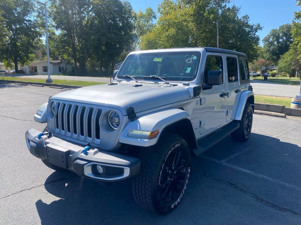 2023 Jeep Wrangler Sahara 4xe - HARD TOP - CLEAN CARFAX