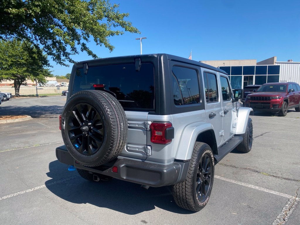 2023 Jeep Wrangler Sahara 4xe - HARD TOP - CLEAN CARFAX