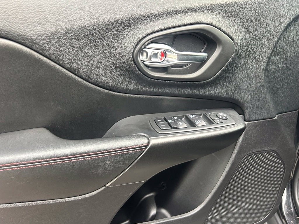 2020 Jeep Cherokee Trailhawk - 4WD
