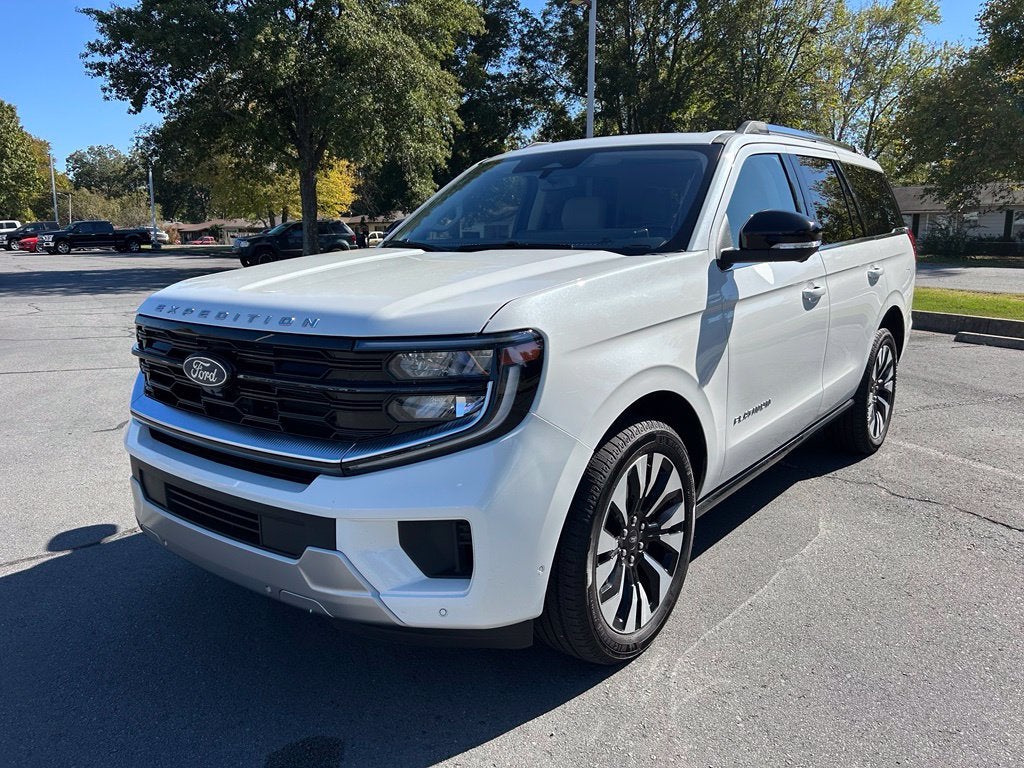 2025 Ford Expedition Platinum - 4WD - PLATINUM ULTIMATE