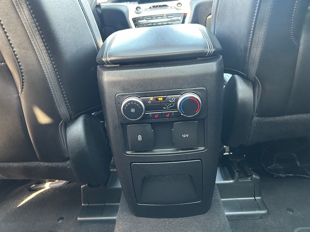 2023 Ford Explorer XLT - PANO SUNROOF