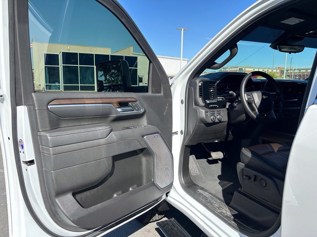 2025 Chevrolet Silverado 3500HD High Country - 4WD - 6.6L DURAMAX - TECH PACKAGE