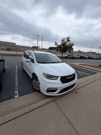 2022 Chrysler Pacifica Touring L