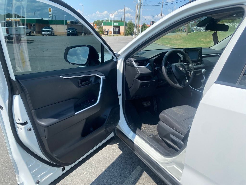 2021 Toyota RAV4 LE - FORD BLUE CERTIFIED - CLEAN CARFAX - ONE OWNER