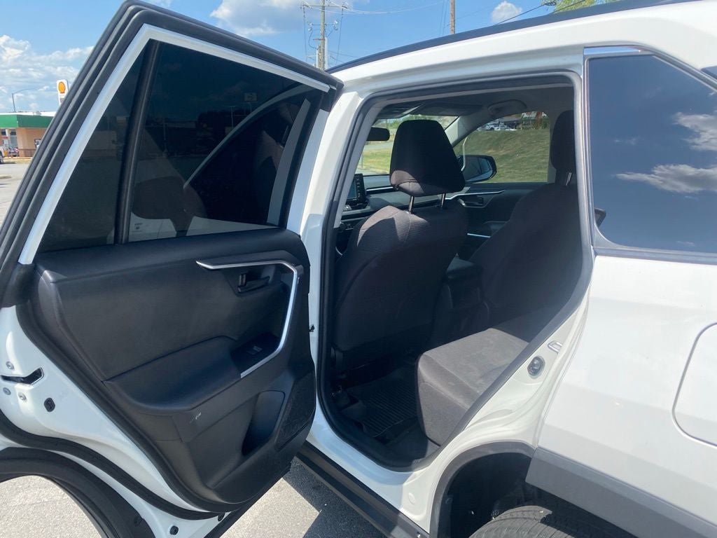 2021 Toyota RAV4 LE - FORD BLUE CERTIFIED - CLEAN CARFAX - ONE OWNER