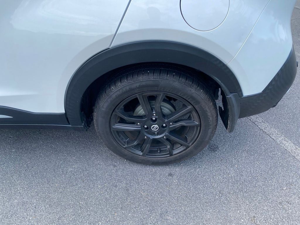 2020 Nissan Kicks SR