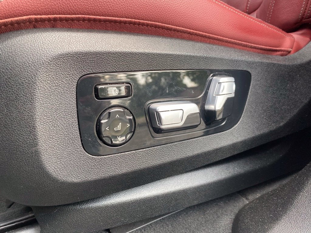 2020 BMW X6 M50i