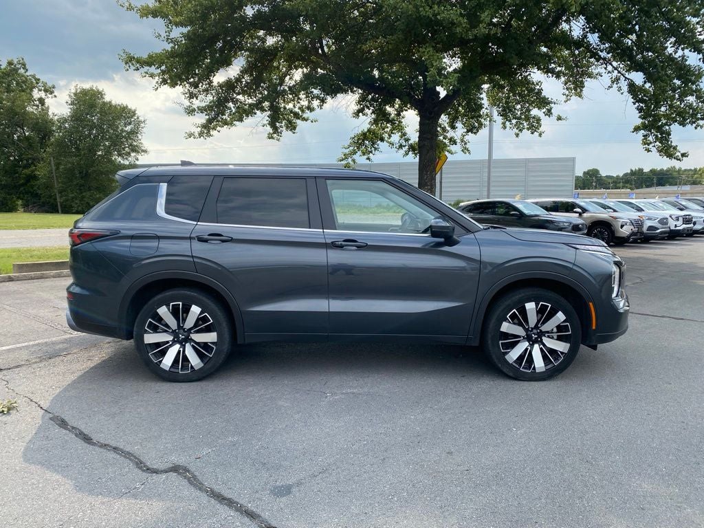 2025 Mitsubishi Outlander SE - FORD BLUE CERTIFIED