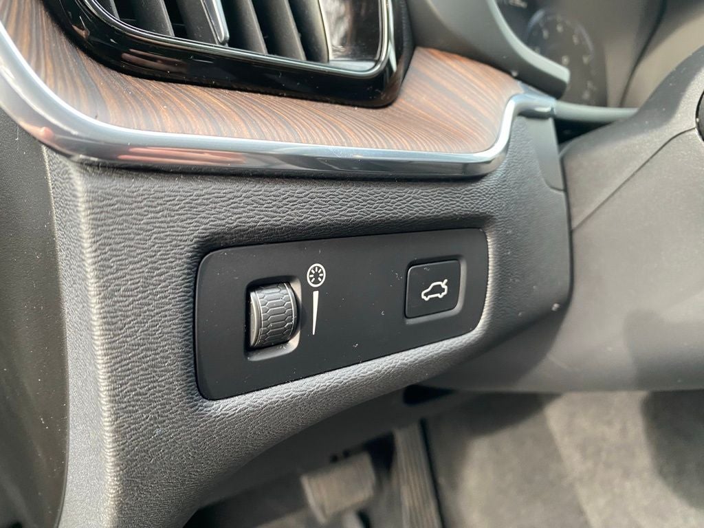 2021 Volvo XC60 T5 Momentum