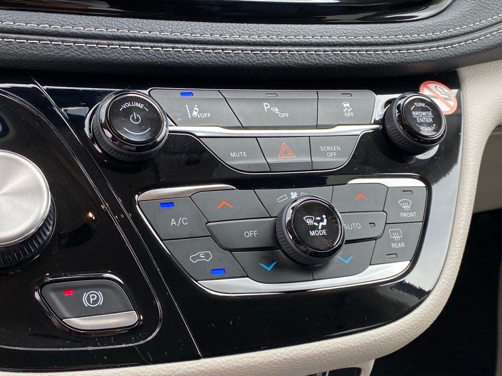 2023 Chrysler Pacifica Hybrid Touring L