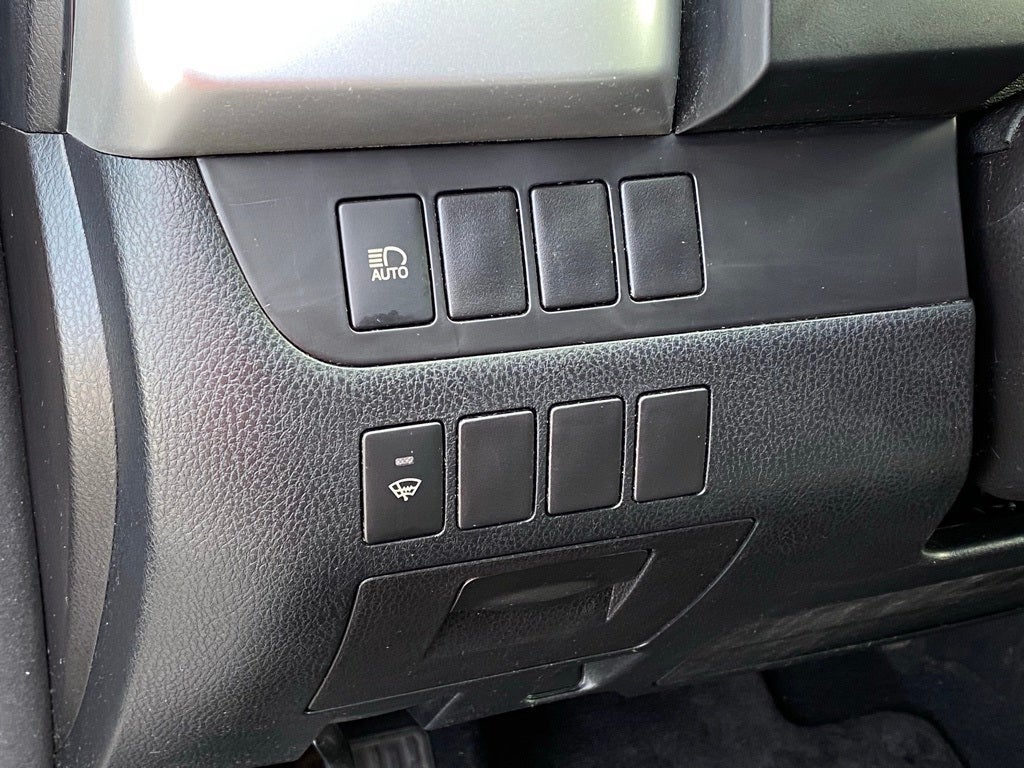 2017 Toyota Highlander LE LOW MILES 3RD ROW