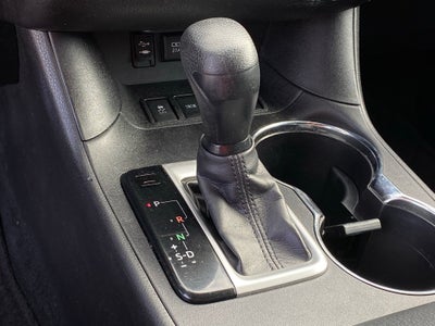 2017 Toyota Highlander LE LOW MILES 3RD ROW