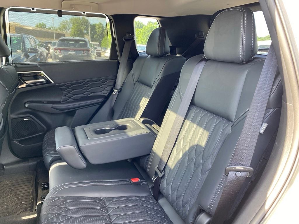 2025 Mitsubishi Outlander SEL