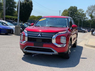 2025 Mitsubishi Outlander SE