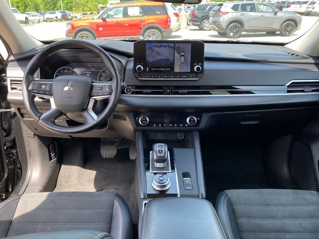 2024 Mitsubishi Outlander SE