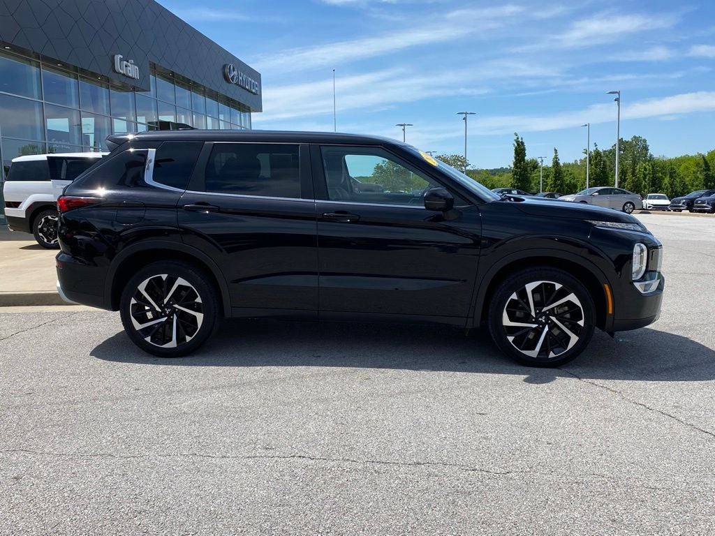 2024 Mitsubishi Outlander SE