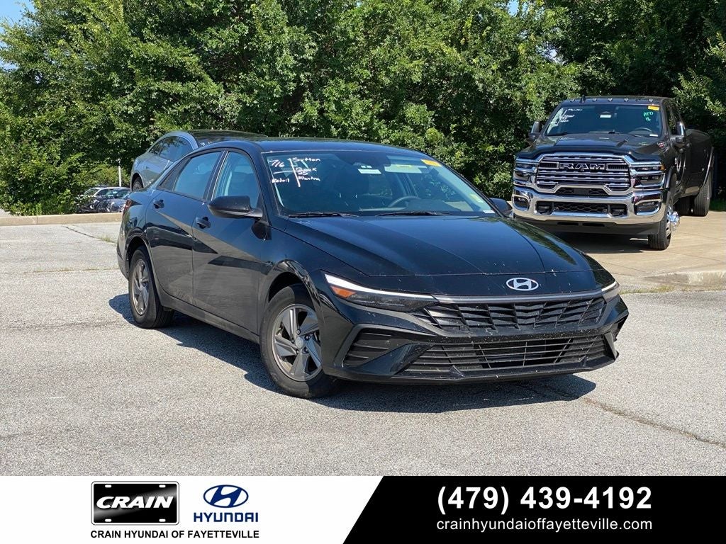 2025 Hyundai Elantra SE