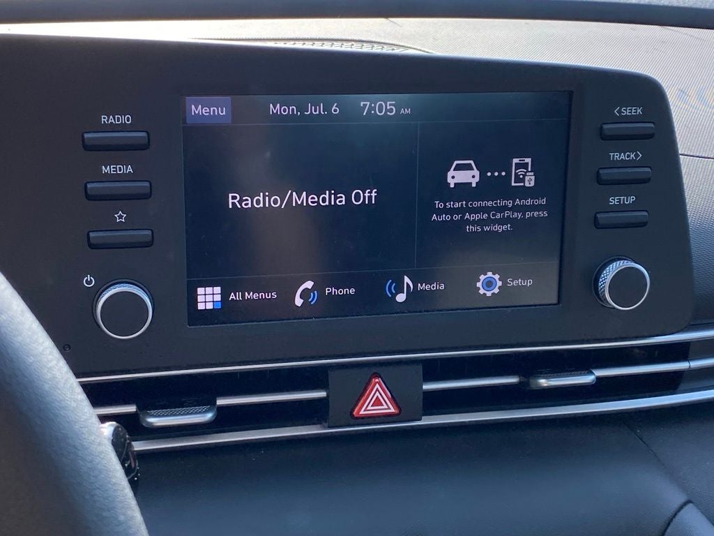 2025 Hyundai Elantra SE