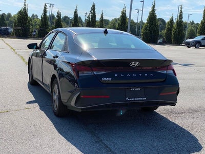 2025 Hyundai Elantra SE