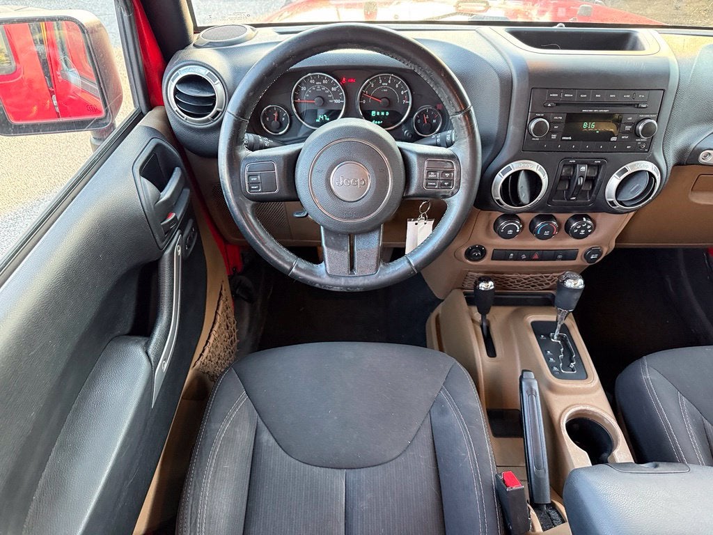 2016 Jeep Wrangler Unlimited Sahara - 4WD / CARFAX ONE OWNER