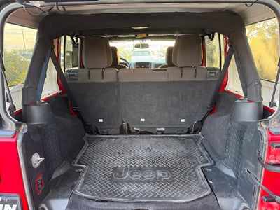 2016 Jeep Wrangler Unlimited Sahara - 4WD / CARFAX ONE OWNER
