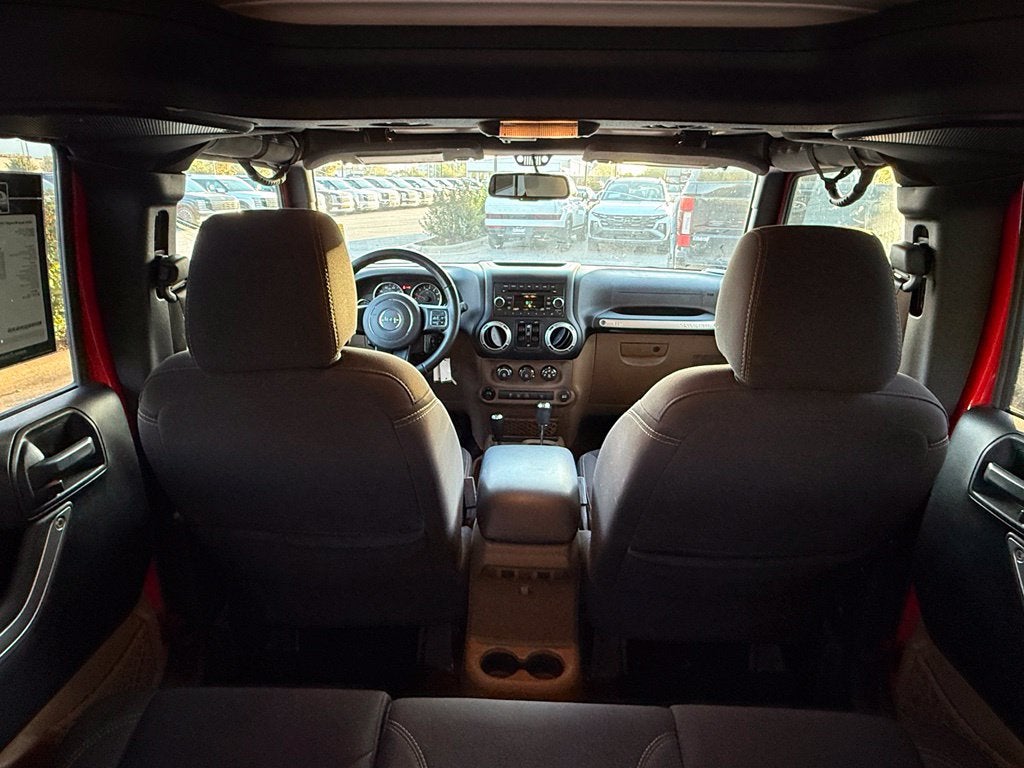 2016 Jeep Wrangler Unlimited Sahara - 4WD / CARFAX ONE OWNER