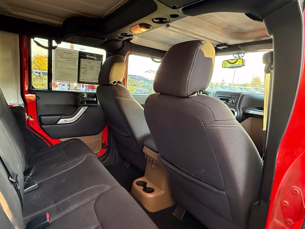 2016 Jeep Wrangler Unlimited Sahara - 4WD / CARFAX ONE OWNER