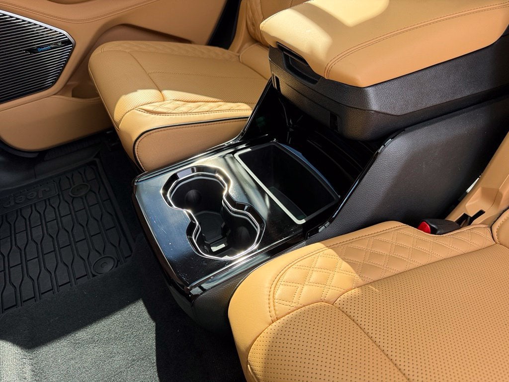 2025 Jeep Grand Cherokee L Summit Obsidian - 4WD / PANORAMIC SUNROOF