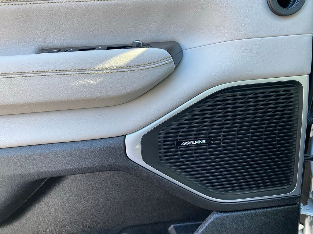 2024 Jeep Wagoneer Base