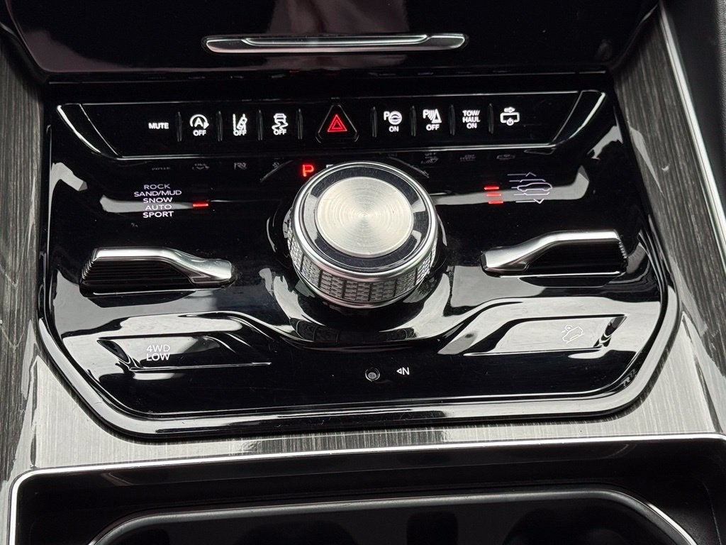 2022 Jeep Wagoneer Series III - 4WD / PANORAMIC SUNROOF / CLEAN CARFAX