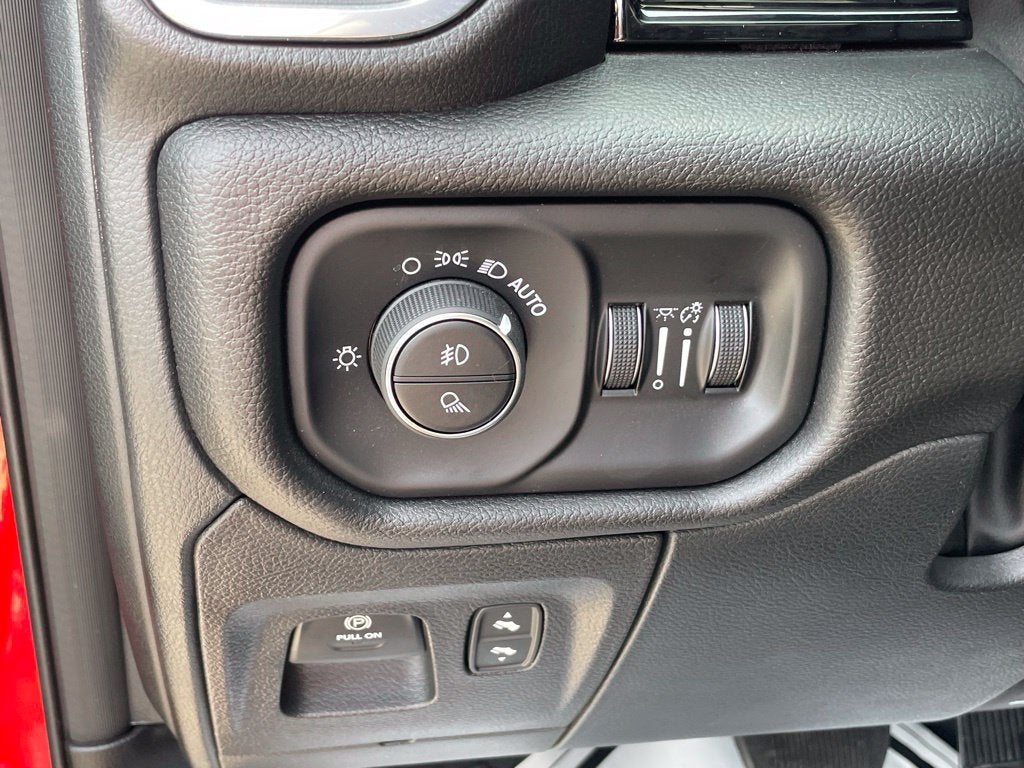 2025 RAM 1500 Laramie - 4WD / LEVEL 2 / NIGHT EDITION