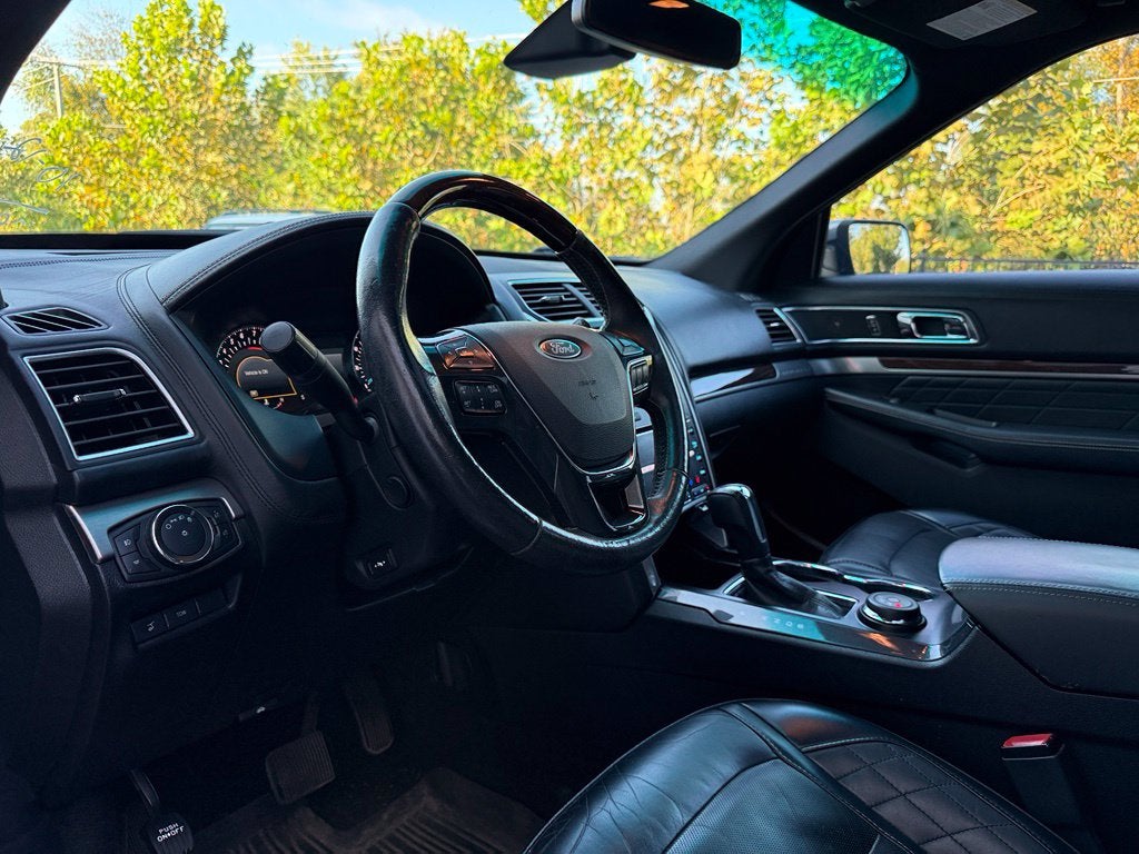2017 Ford Explorer Platinum - 4WD
