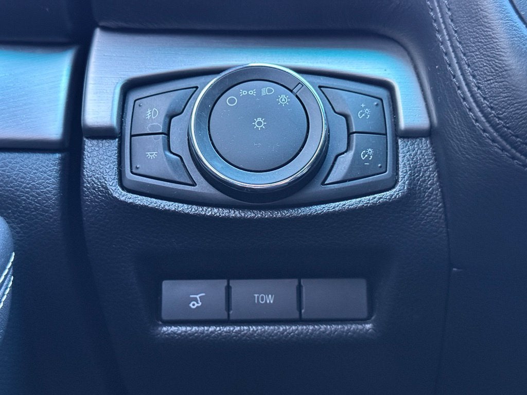 2017 Ford Explorer Platinum - 4WD