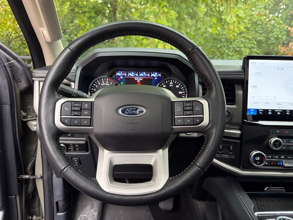 2024 Ford Expedition Max XLT - 4WD / PANORAMIC SUNROOF / ONE OWNER