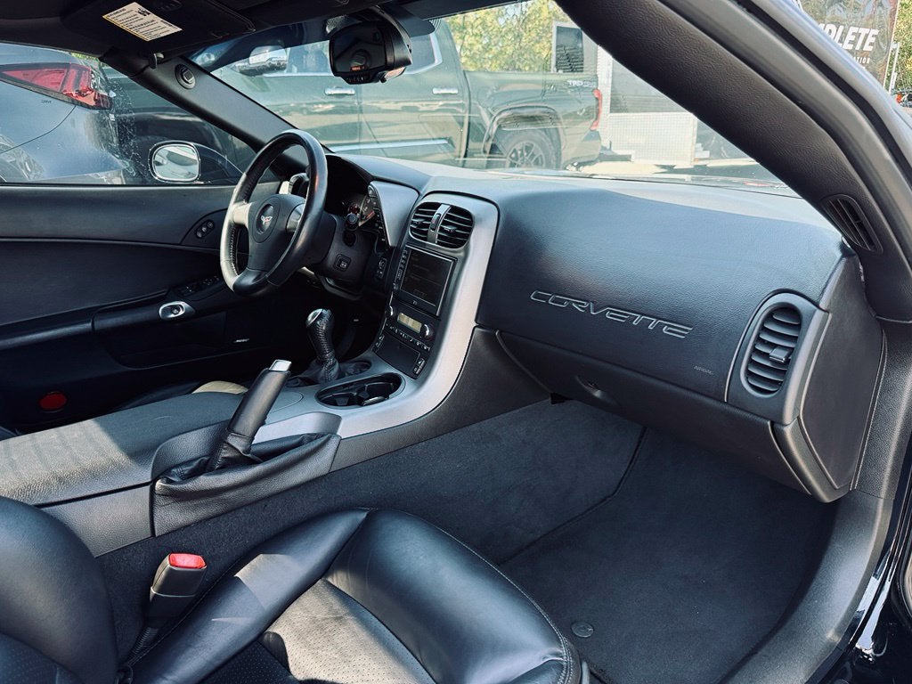 2006 Chevrolet Corvette Base - CONVERTIBLE / CLEAN CARFAX