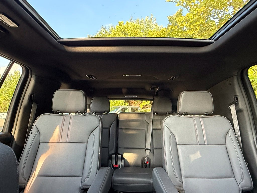 2024 Chevrolet Suburban RST - 4WD / PANORAMIC SUNROOF / CLEAN CARFAX