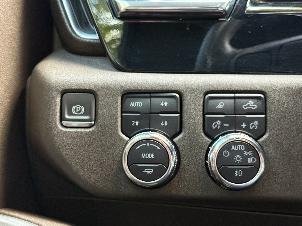 2024 GMC Sierra 2500HD SLT - 4WD / CLEAN CARFAX HISTORY