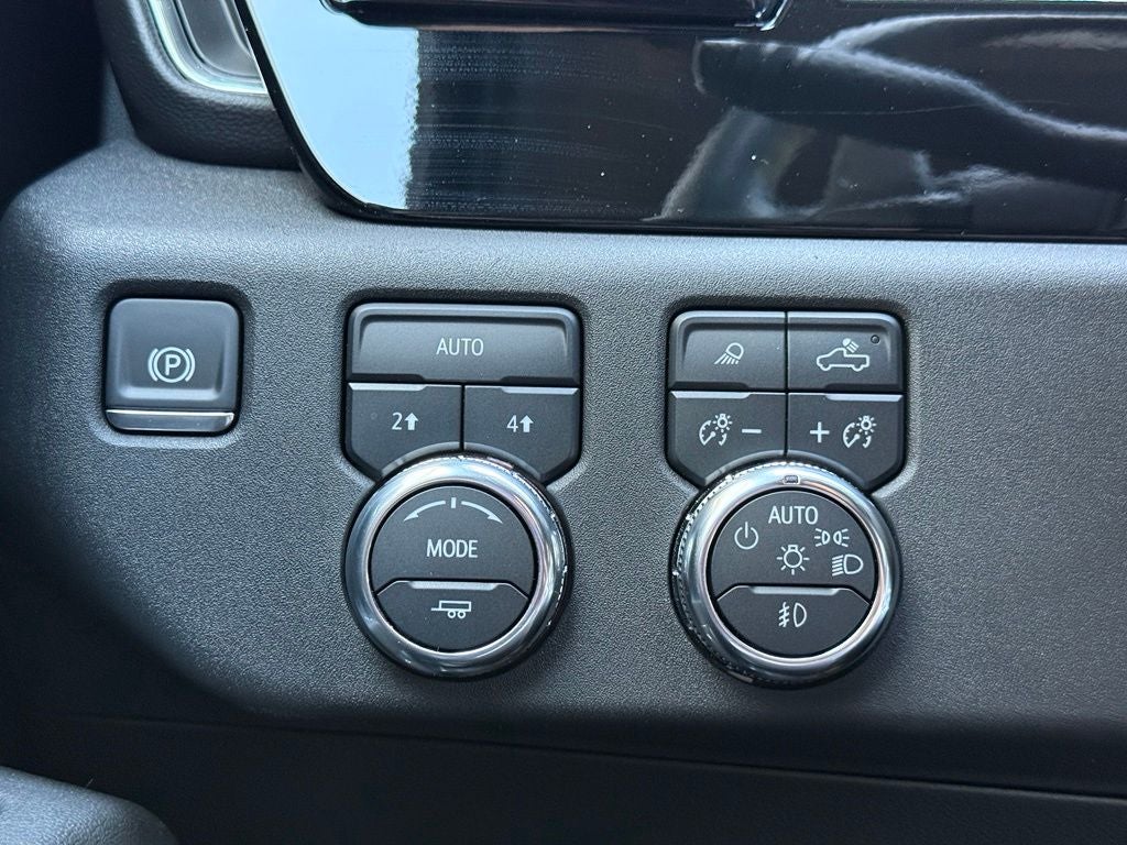2024 GMC Sierra 1500 SLT - 4WD / CAMPER SHELL / ONE OWNER
