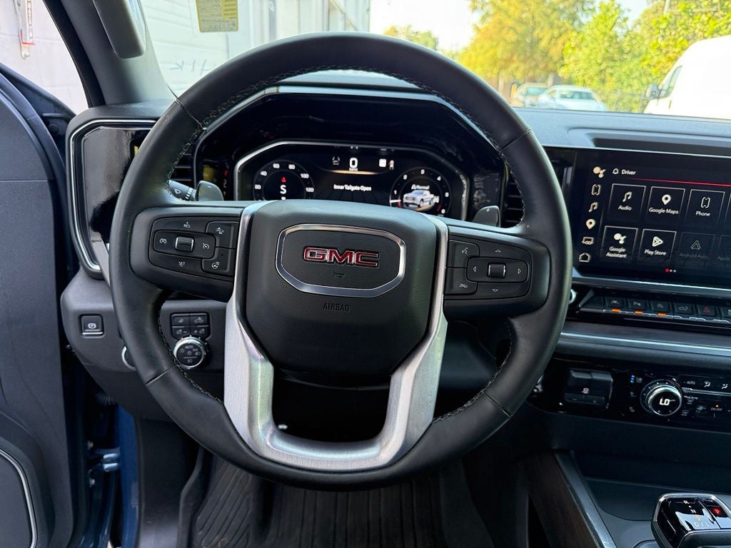 2024 GMC Sierra 1500 SLT - 4WD / CAMPER SHELL / ONE OWNER