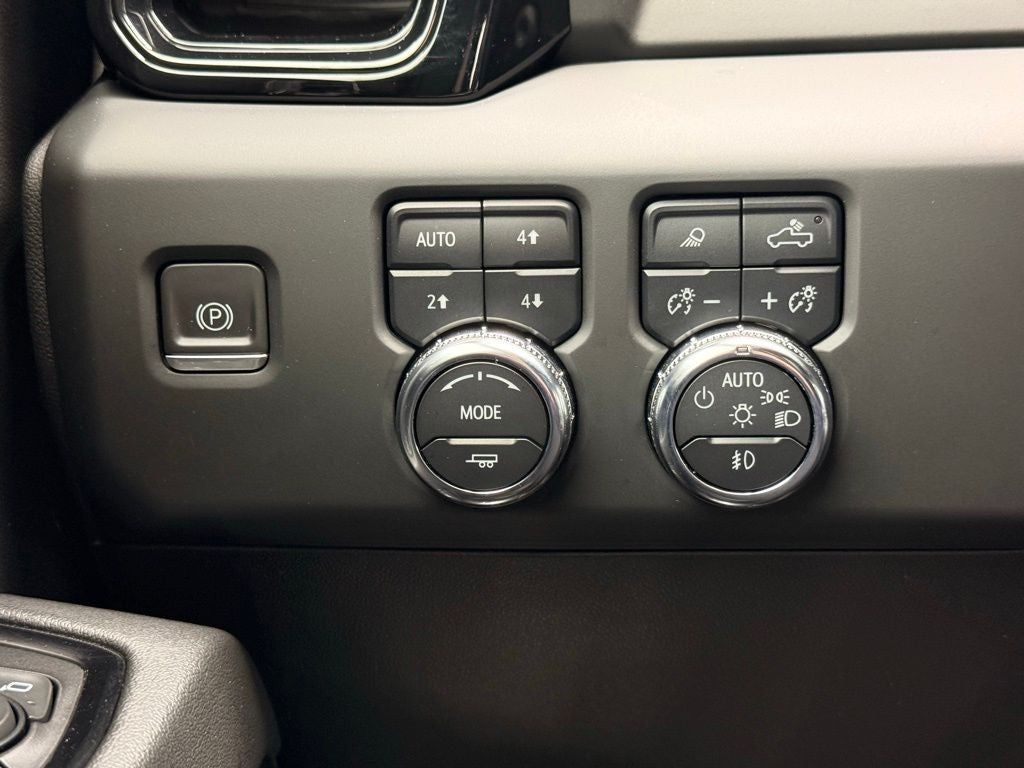 2024 GMC Sierra 1500 AT4 4WD