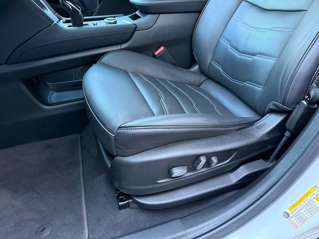 2024 Cadillac XT6 Premium Luxury Platinum - AWD / SUNROOF / ONE OWNER