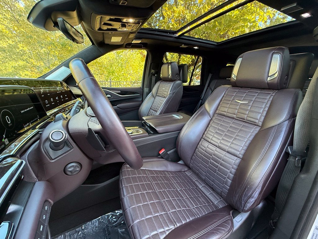 2023 Cadillac Escalade Premium Luxury Platinum - AWD / PANO SUNROOF / CLEAN CARFAX