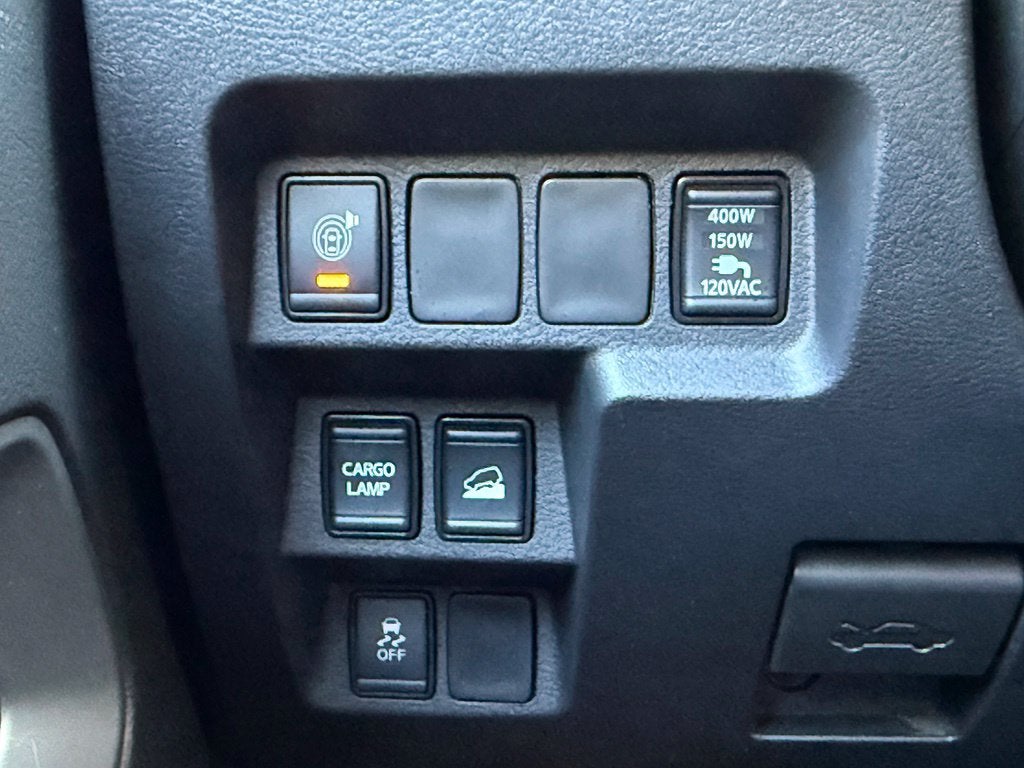 2024 Nissan Frontier SV - 4WD / CLEAN CARFAX / ONE OWNER