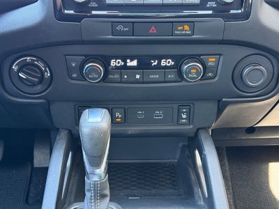 2024 Nissan Frontier SV - 4WD / CLEAN CARFAX / ONE OWNER