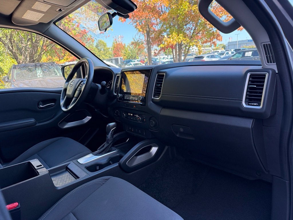 2024 Nissan Frontier SV - 4WD / CLEAN CARFAX / ONE OWNER