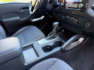 2024 Nissan Frontier SV - 4WD / CLEAN CARFAX / ONE OWNER