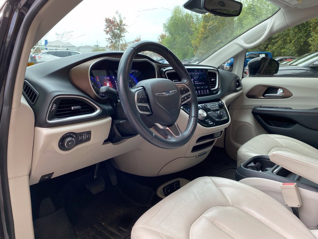 2018 Chrysler Pacifica Touring L - CLEAN CARFAX