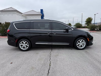 2018 Chrysler Pacifica Touring L - CLEAN CARFAX